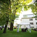 Park Avenue **** Hotell 4*