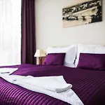 Park Avenue **** Hotell Piest'any