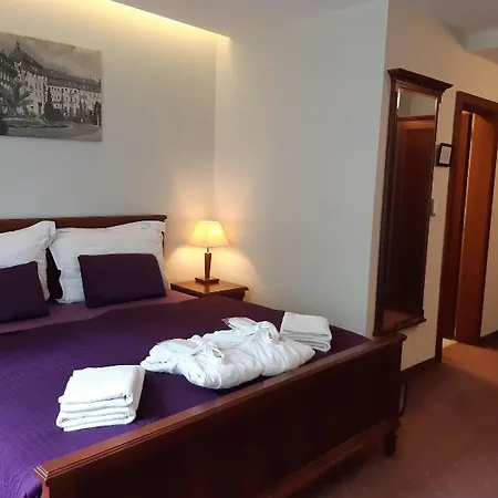 Park Avenue **** מלון 4*