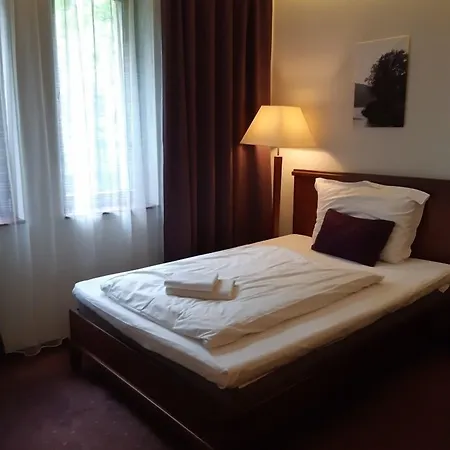 Park Avenue **** فندق