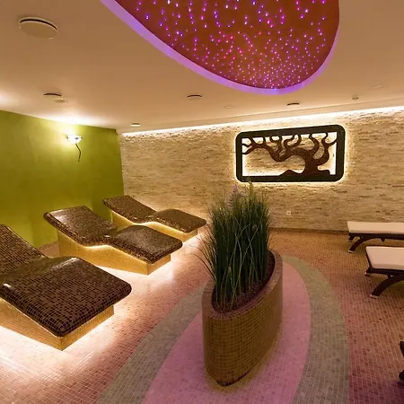 Park Avenue **** מלון 4*