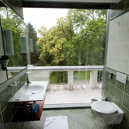 מלון Park Avenue **** 4*