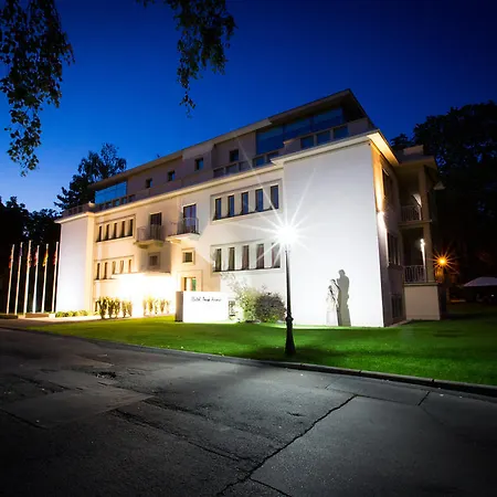 Park Avenue **** Hotel 4*