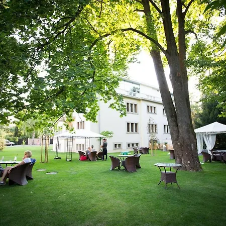 Park Avenue **** Hotel 4*