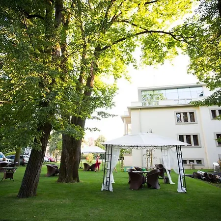 Park Avenue **** מלון 4*