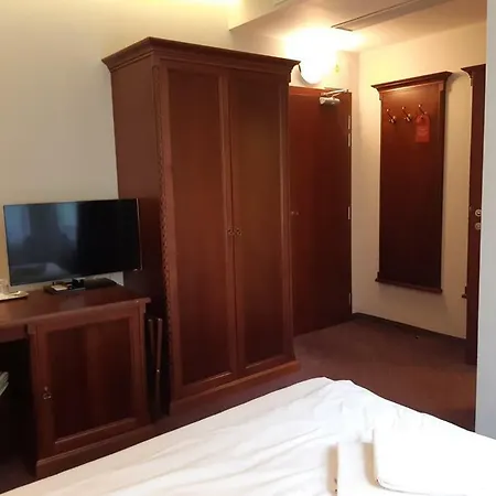 Park Avenue **** Hotel Piest'any