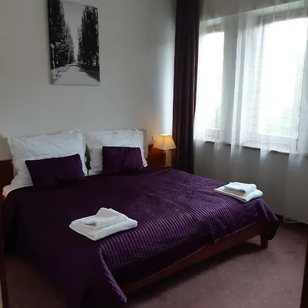 Park Avenue **** Hotel Piest'any